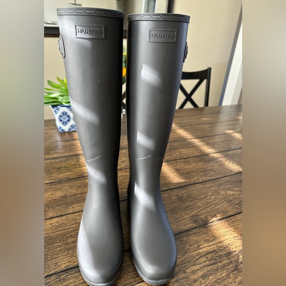 Hunter Rain boots - Picture 1 of 6